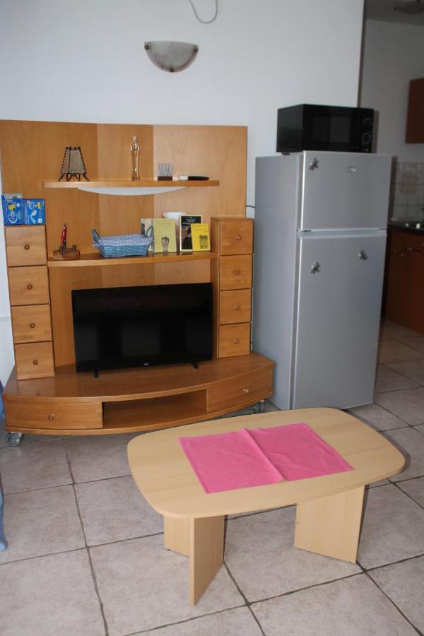 Apartments Neno Pula Luaran gambar
