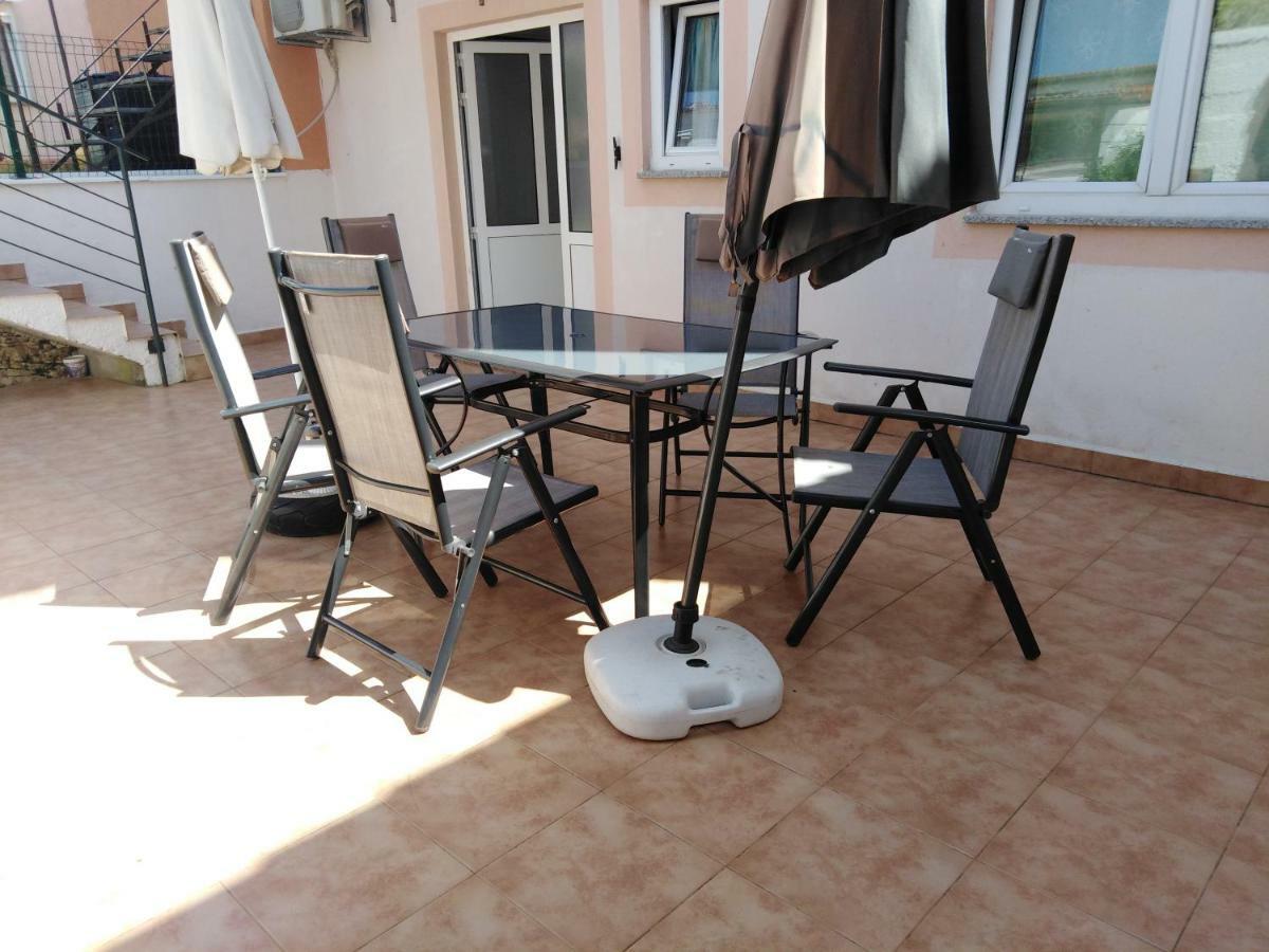 Apartments Neno Pula Luaran gambar